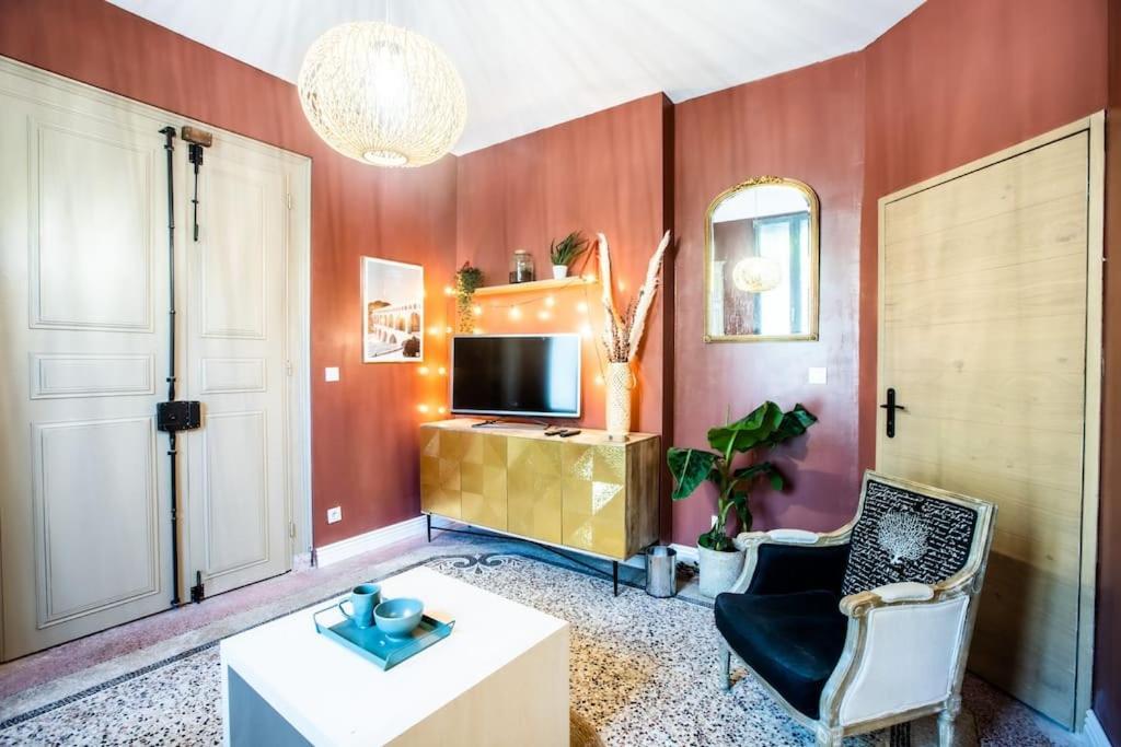 La Suite 2 Pieces Lit Queen Size Entree Privee Nîmes Exterior foto